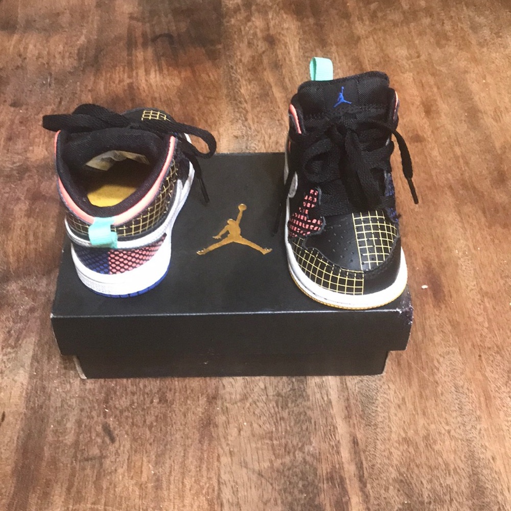Jordan Nike high tops so 4c